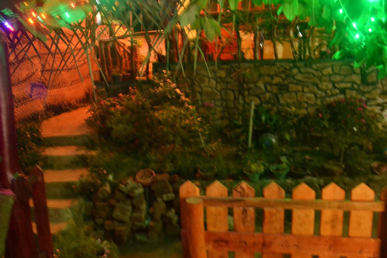 Ella Pine Village Extérieur photo